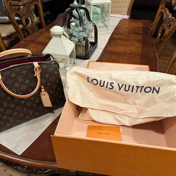 LOUIS VUITTON Grand Palais MM 2way Shoulder Bag  Monogram canvas  BRAND NEW - Picture 3 of 6
